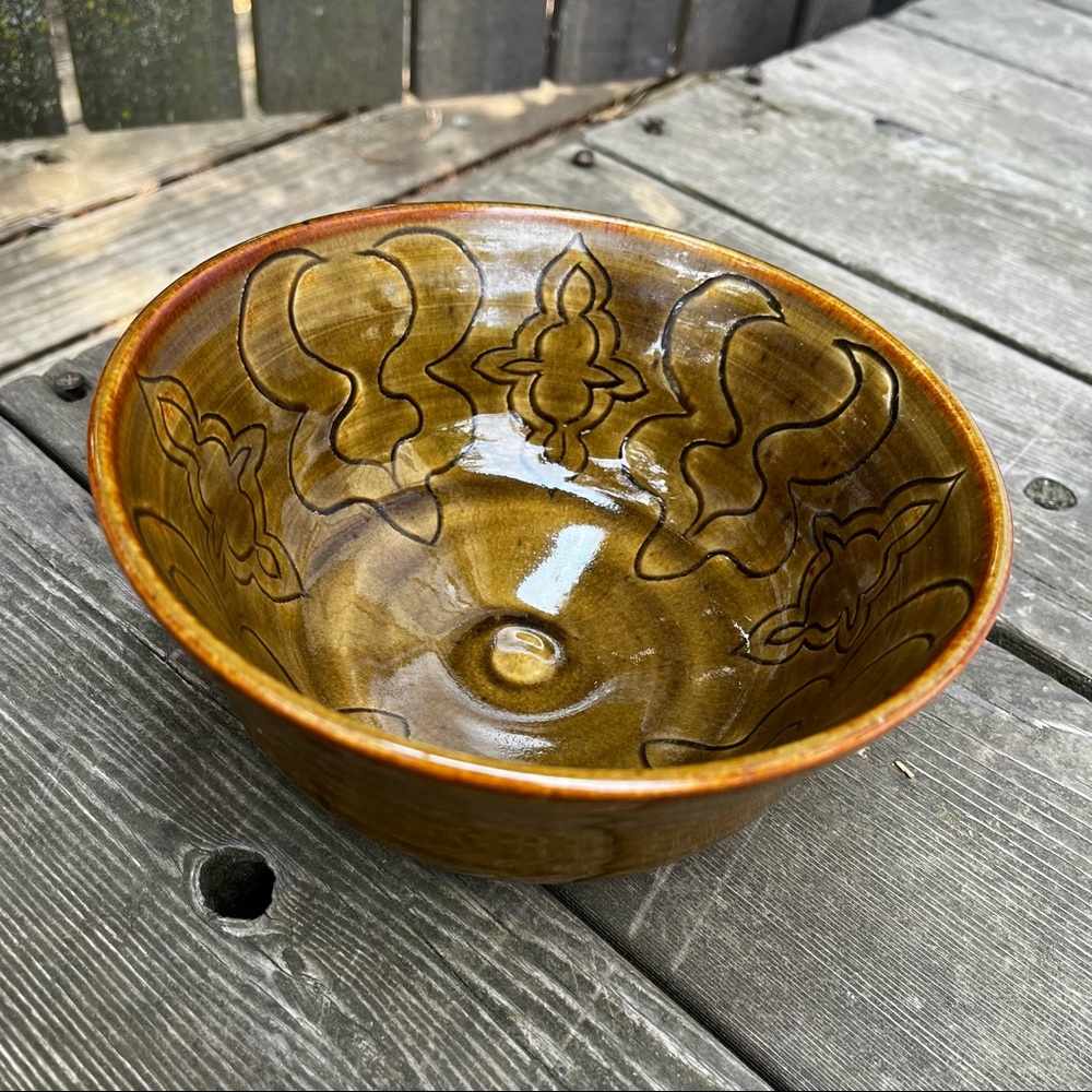 Handmade Ceramic Bowl in Autumn Colored Browns With Etched Decorative Pattern.